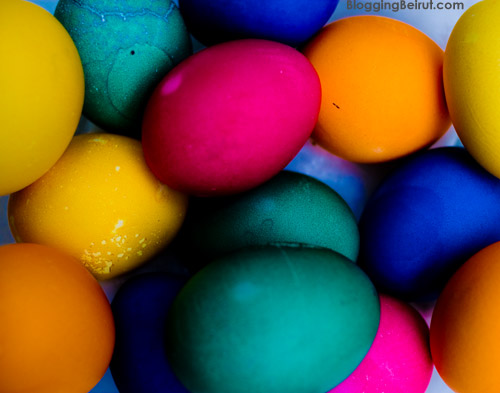 tif2ees bayd - Cracking Eggs on Easter