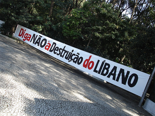 Demonstrations against the WAR: BRAZIL