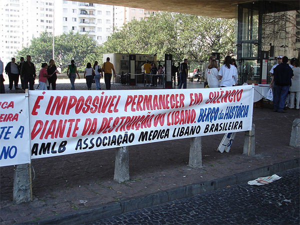 Demonstrations against the WAR: BRAZIL