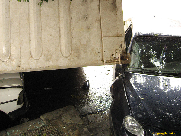 Six Wheel Squash - Tractor Trailer Tips its Load